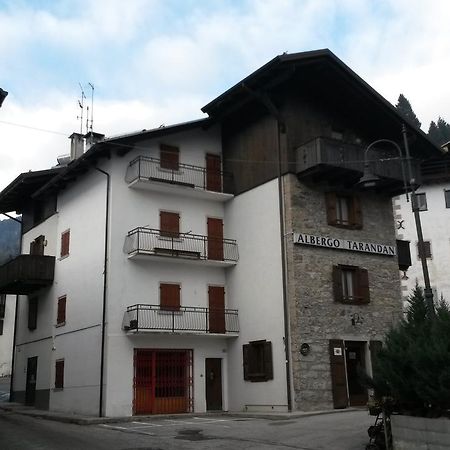 Albergo Meuble Tarandan Форни ди Сопра Екстериор снимка