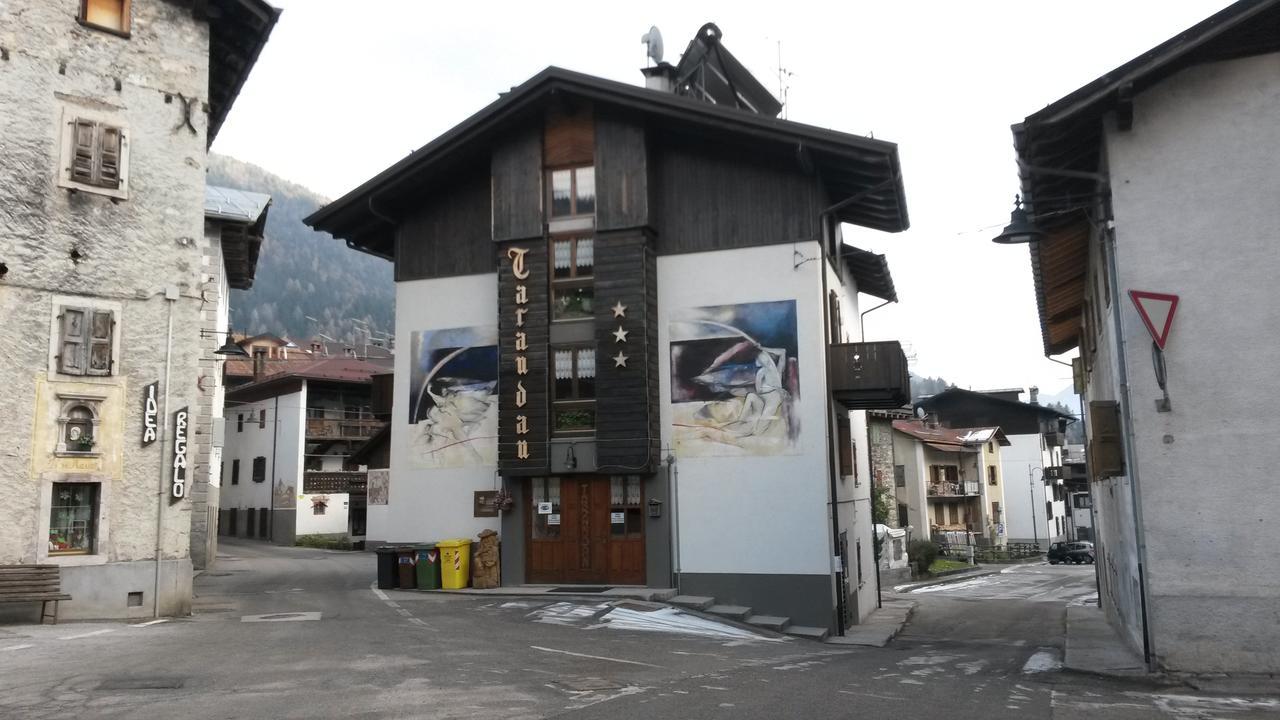 Albergo Meuble Tarandan Форни ди Сопра Екстериор снимка