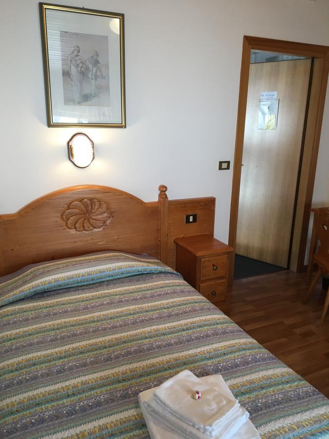 Albergo Meuble Tarandan Форни ди Сопра Екстериор снимка